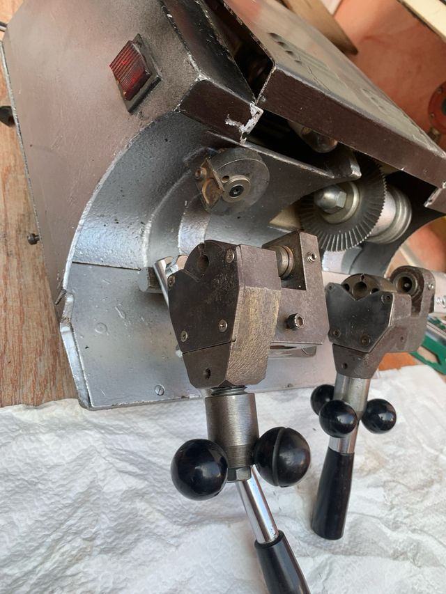 Macchina per duplicare chiavi