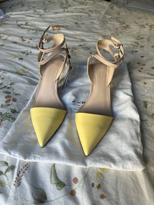 Calzado Sandalias a estrenar.