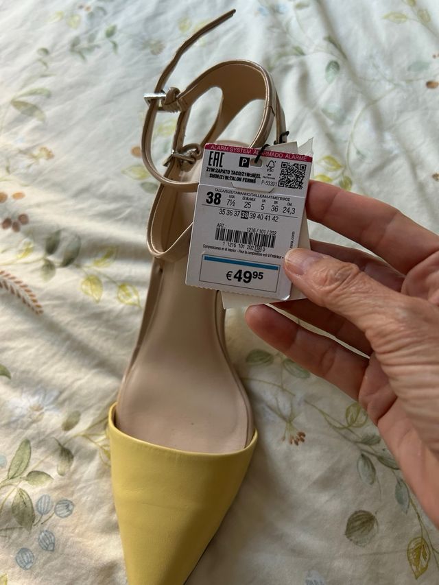 Calzado Sandalias a estrenar.