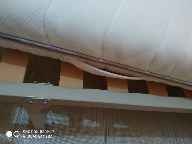 Colchón LÁTEX, 200 X 145 cm. Seminuevo.