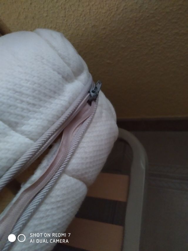 Colchón LÁTEX, 200 X 145 cm. Seminuevo.