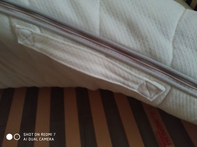 Colchón LÁTEX, 200 X 145 cm. Seminuevo.