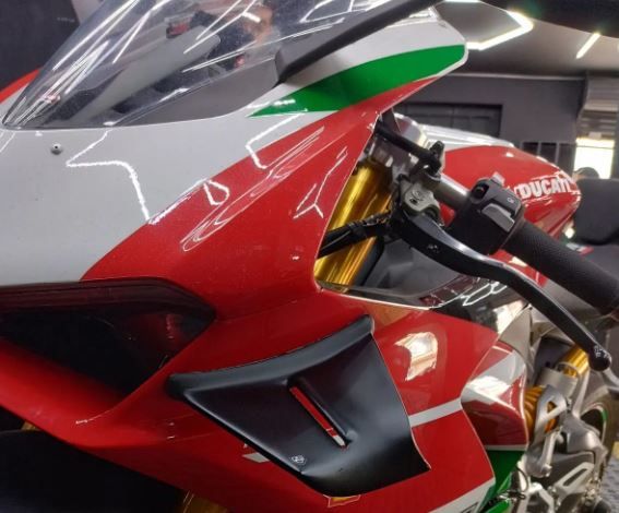 Ducati Panigale V2 alerones laterales