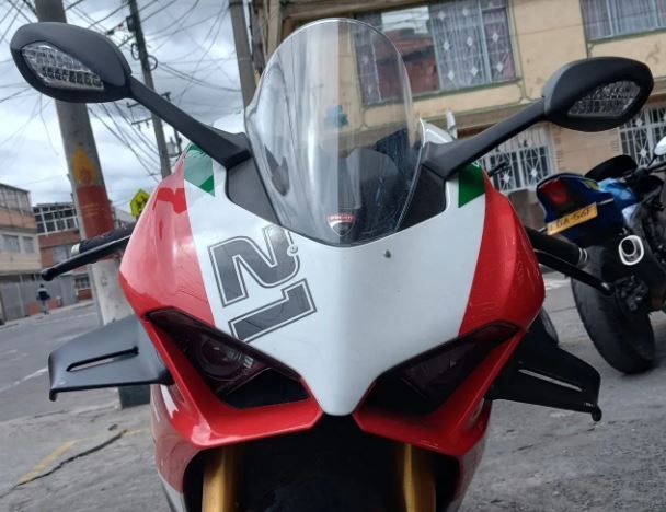 Ducati Panigale V2 alerones laterales