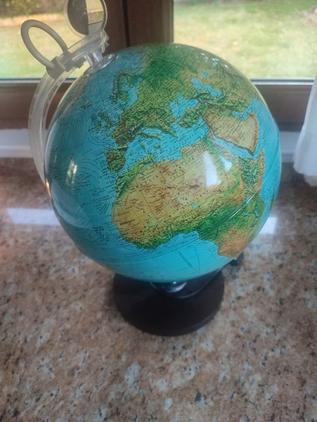 Bola del mundo con luz