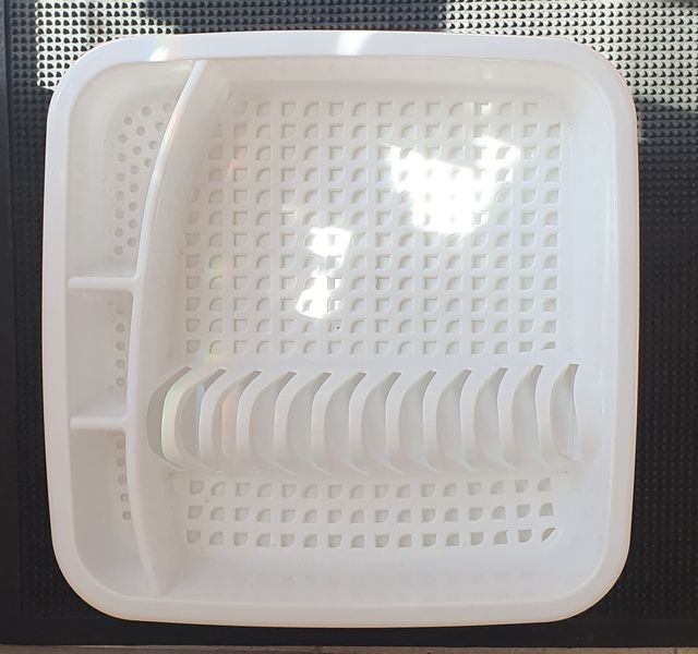 Escurre Platos. Escurre cubiertos.