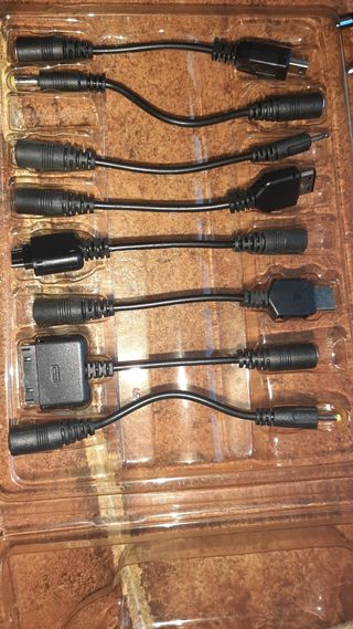 Cargador, con distintos tipos de enchufe