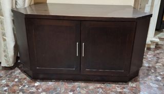 Mueble televisión madera oscura
