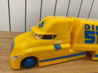 Disney Cars Camión Cruz Ramírez, transportador