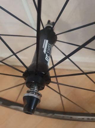 Rueda delantera dt swiss r24 spline