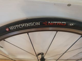 Rueda delantera dt swiss r24 spline