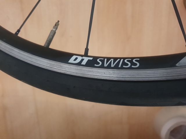 Rueda delantera dt swiss r24 spline