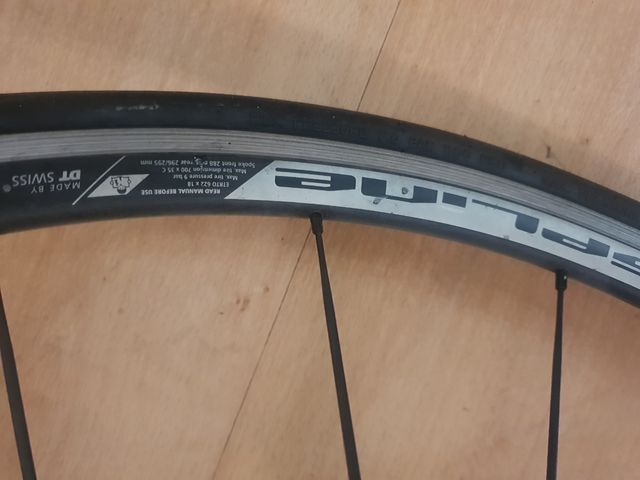 Rueda delantera dt swiss r24 spline