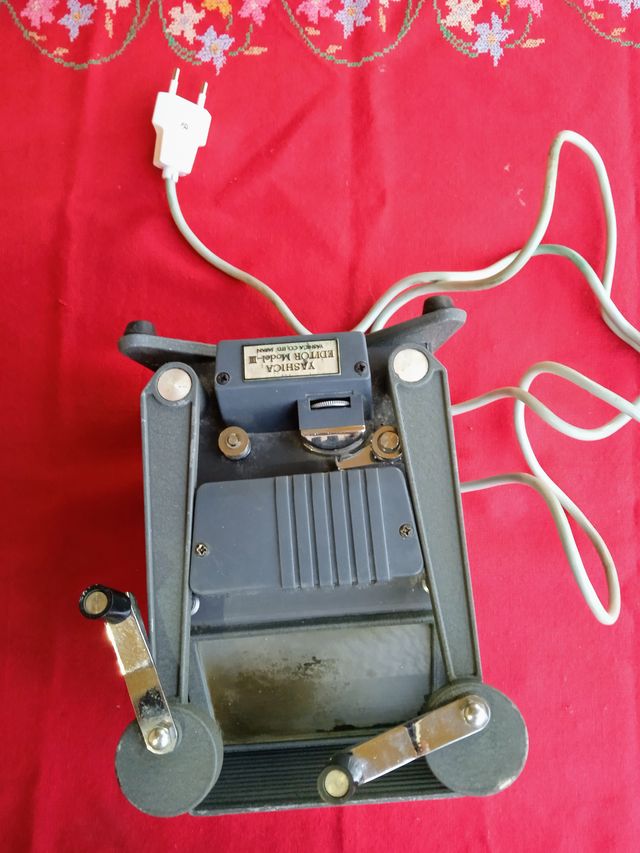 Antiguo proyector super8 Yashica model III
