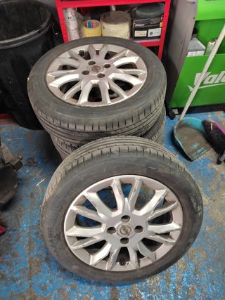 Llantas con neumaticos