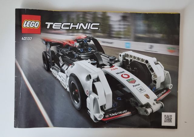 LEGO TECHNIC 42137 Formula E Porsche 99X Electric