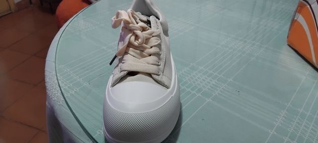 Zapatillas planas de moda