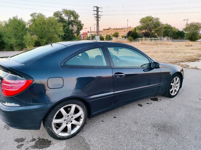 Mercedes-Benz Clase C 2001