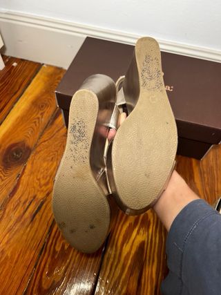 Sandalias doradas