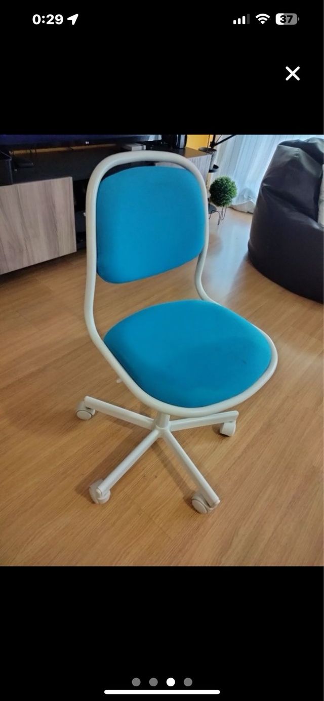 Silla ikea azul y blanca ÖRFJÄLL  escritorio niños