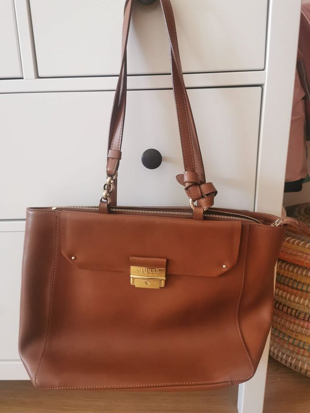 Mala grande Guess Luxe de piel auténtica