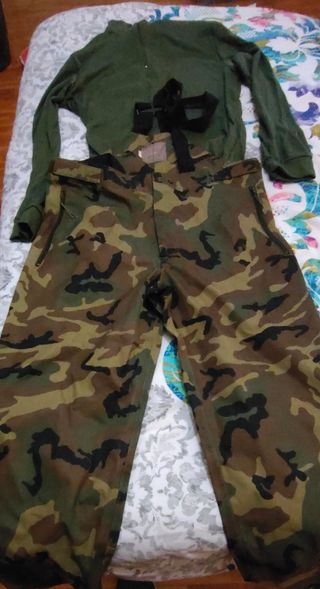 Ropa militar