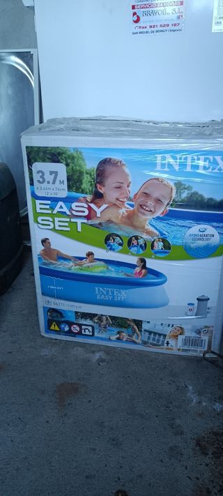 Piscina nueva, sin desembalar