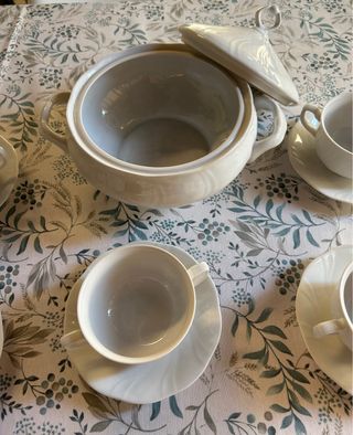 Juego de consomé. Sopera