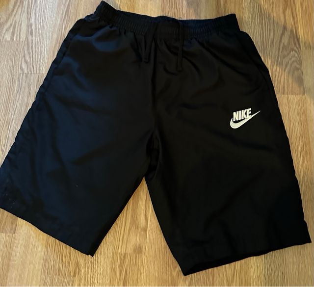 Pantalon corto, marca Nike. NUEVO, sin usar