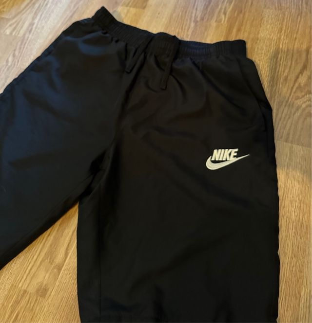 Pantalon corto, marca Nike. NUEVO, sin usar