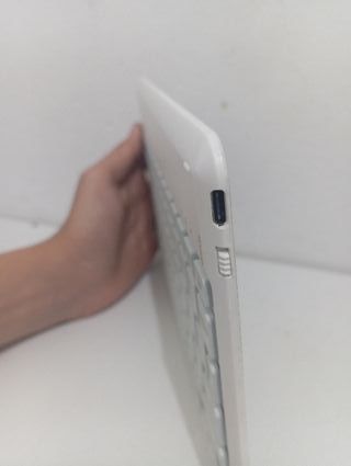 ✔ Tastiera per tablet→