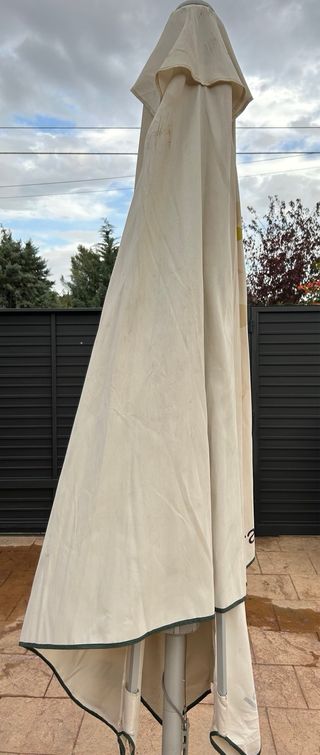 Parasol XL 2.5x2.5m y base plancha de acero 18kg