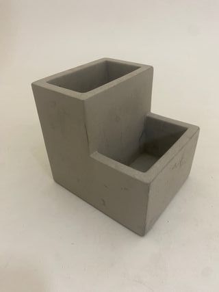 Vaso vasetto portapenne cemento grigio Kikkerland