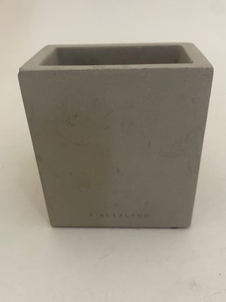 Vaso vasetto portapenne cemento grigio Kikkerland