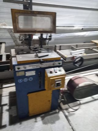 taller 800m2 para hierro y aluminio