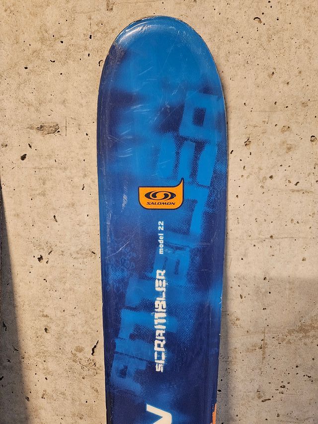 Sci Salomon Scrambler 22 155cm con bastoncini