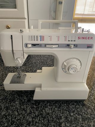 Maquina de coser SINGER