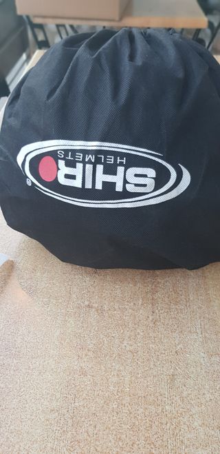 Casco nuevo con etiqueta y funda