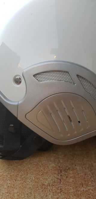 Casco nuevo con etiqueta y funda