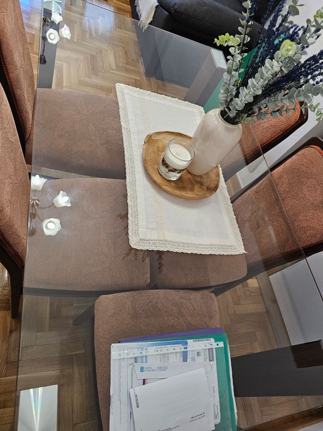 Sillas y Mesa de cristal templado