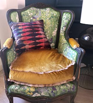 Sillones antiguos estilo isabelino restaurados