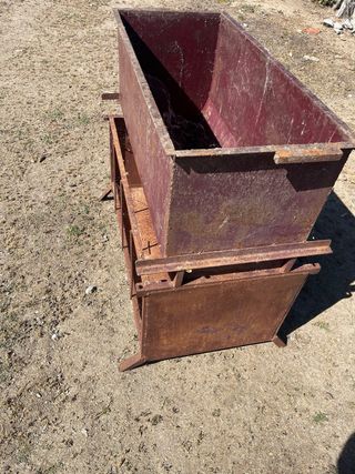 Tolva gorrinos ovejas ..