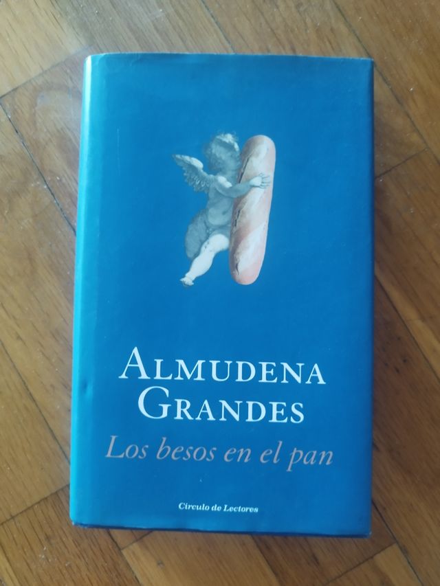 Libro Los besos en el Pan. Almudena