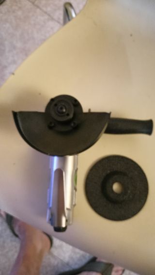 Smerigliatrice angolare ad aria