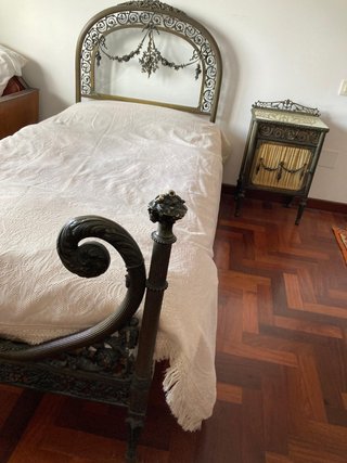 Cama antigua