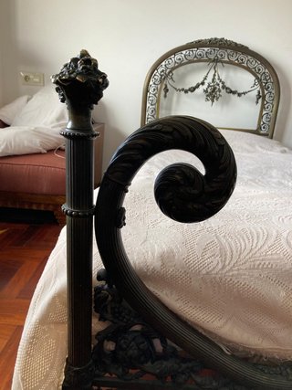 Cama antigua