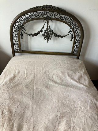 Cama antigua