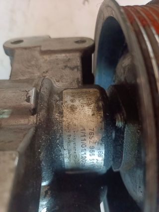 Bomba dirección mercedes vito w638