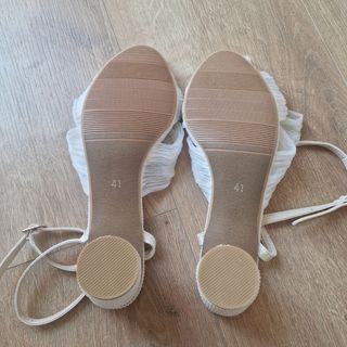 Zapatos blancos para novia tul