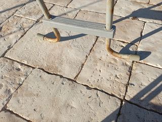 Escalera de piscina desmontable